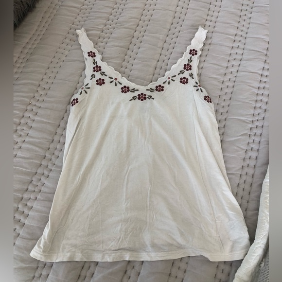 American Eagle Soft & Sexy White Tank Top with Floral Embroidery - Picture 2 of 5